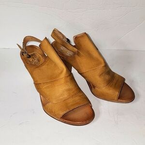 Miz Mooz Leather Backstrap Heeled Sandals - Pippa SZ 37